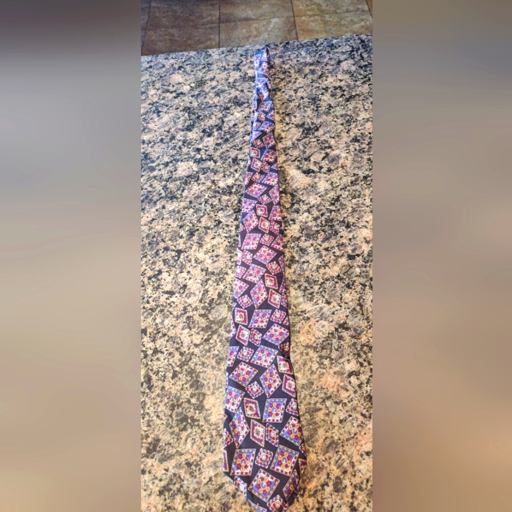New salesman sample Benjamin Harris extra long 62 in vintage abstract tie